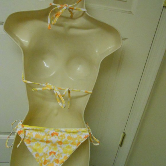 juniors size XL 2 piece string bikini swimsuit nwot yellow lined padded bra πββ - Picture 5 of 10